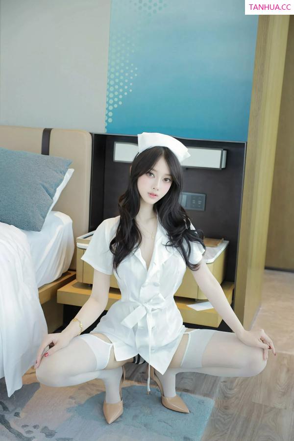 玥儿玥  [XiuRen]高清写真图 2025.07.04 No.10507 玥儿玥er 白色护士第12张图片